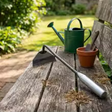 Crescent-shape Handheld Weeding Rake Durable Rust-Resistant Hand Hoe Weeding Digging Tool for Vegetable Gardens Planting